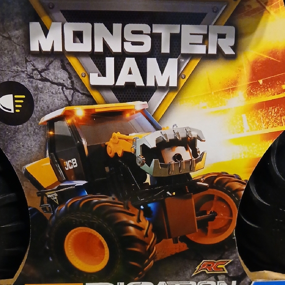 JCB Digatron Remote Control Truck - Black and Yellow. - Picture 5 of 10